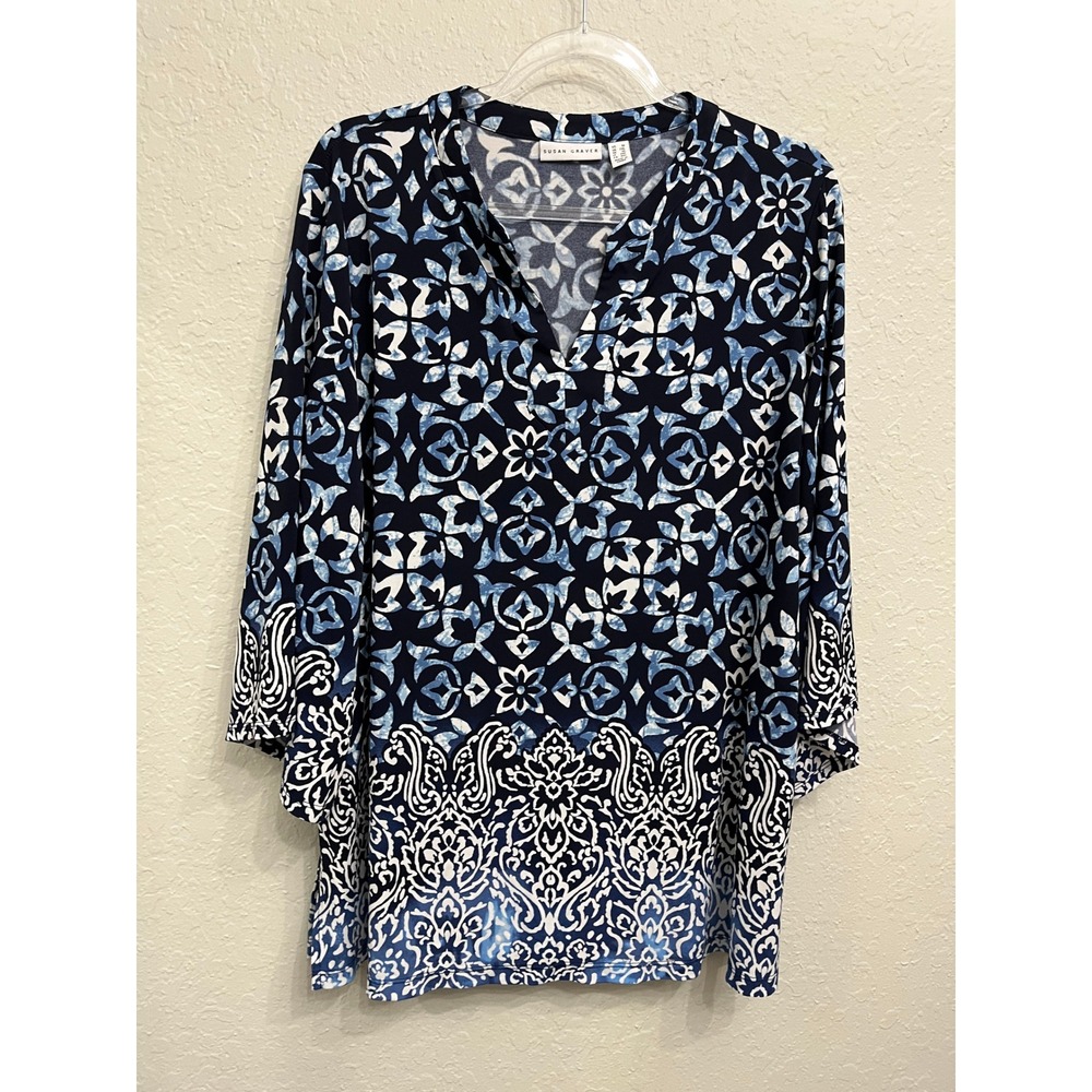 Susan Graver Top 1X Blue Liquid Knit Geometric Floral V-Neck Stretch Comfy